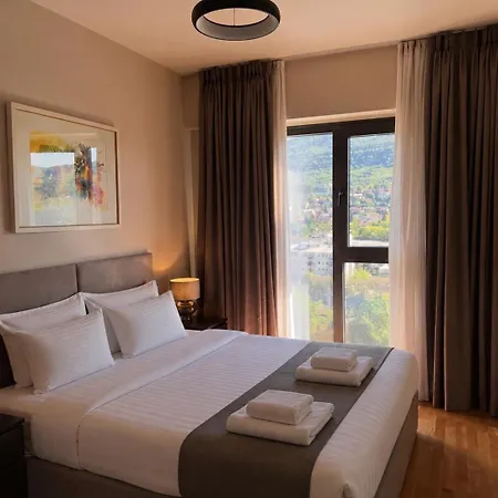 Diamond Centre - Mountain View , Free Parking Apartament